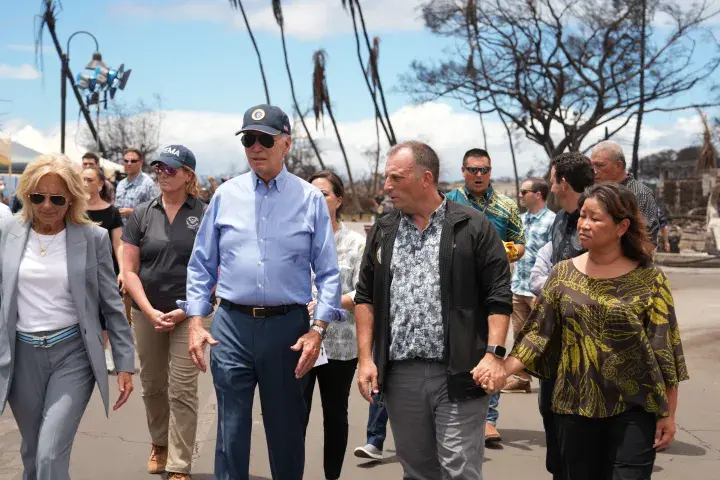 Image: President Biden Surveys Hawaii Wildfire Damage