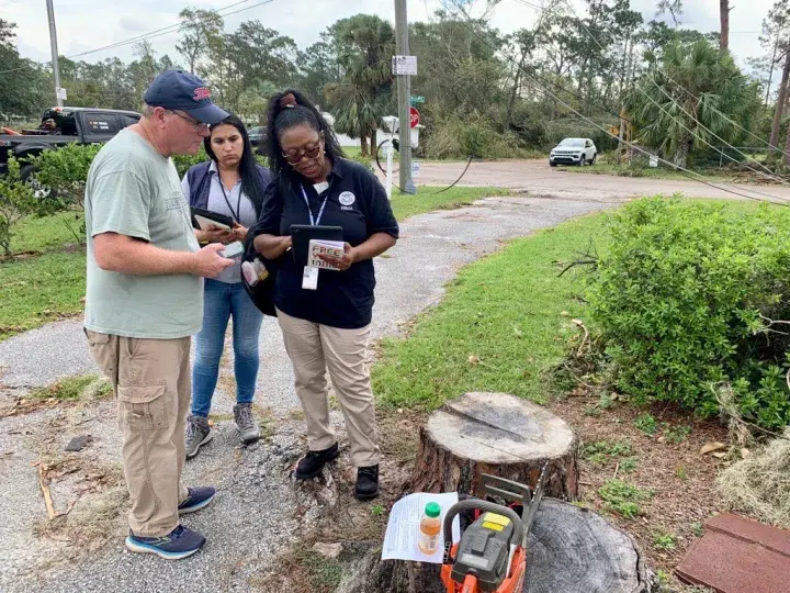 FEMA Disaster Survivor Assistance Teams Aid Hurricane Idalia Survivors ...