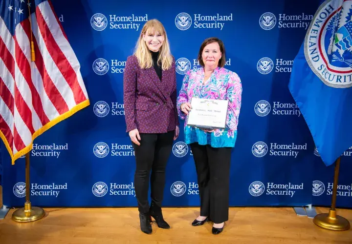 Image: Erin Bucchel Wieczorek, Secretary's Gold Medal Award (005)