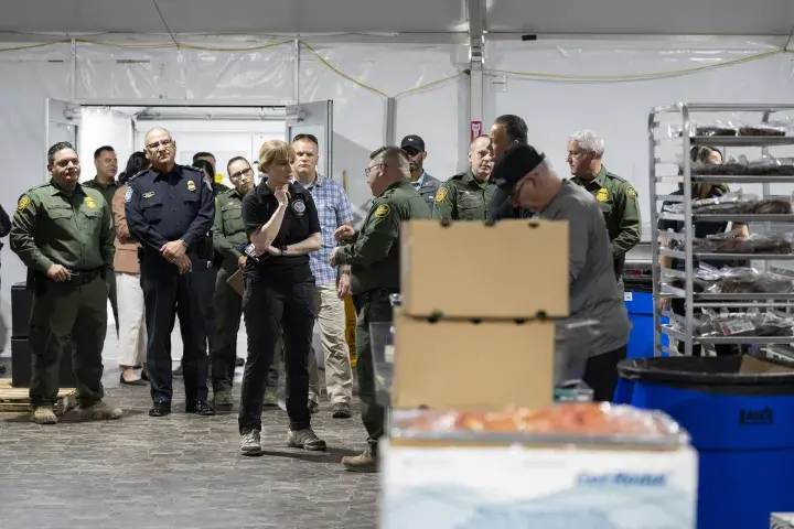 Image: DHS Acting Deputy Secretary Kristie Canegallo Visits the Border Patrol El Paso Hardened Facility   (042)