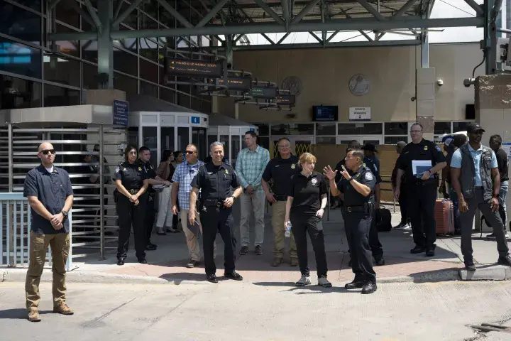 Image: DHS Acting Deputy Secretary Kristie Canegallo Tours the U.S. Customs and Border Protection Paso del Norte Port of Entry  (085)