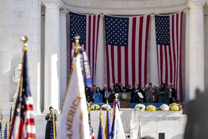 Image: DHS Secretary Alejandro Mayorkas Attends the Annual Veterans Day Ceremony at Arlington National Cemetery (030)