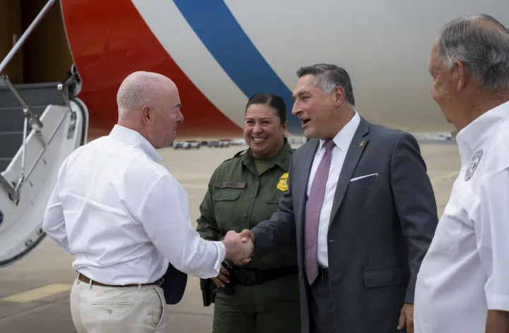 Image: DHS Secretary Alejandro Mayorkas Travels to McAllen, Texas  (004)