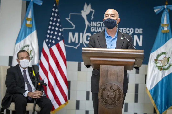 Image: DHS Secretary Alejandro Mayorkas Cuts Ribbon at Migration Center (07)