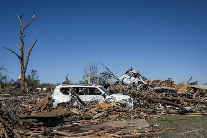 Image: DHS Secretary Alejandro Mayorkas Visits Rolling Fork, Mississippi  (046)