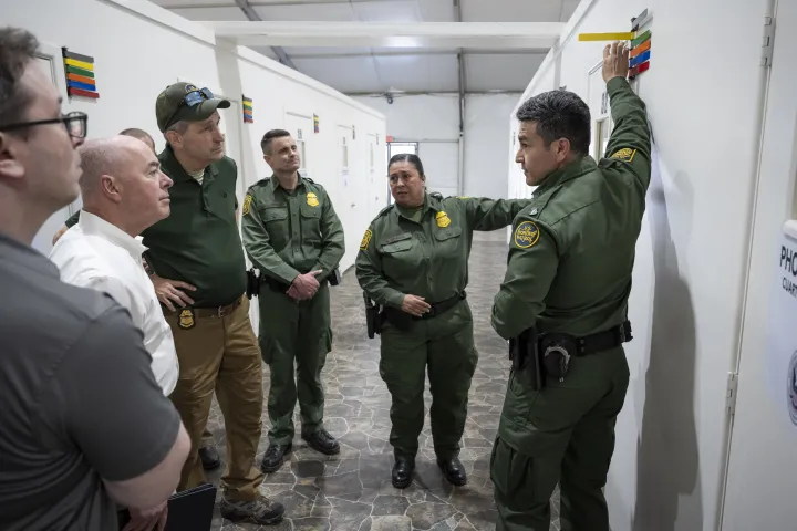 Image: DHS Secretary Alejandro Mayorkas Visits the Donna Processing Center (052)