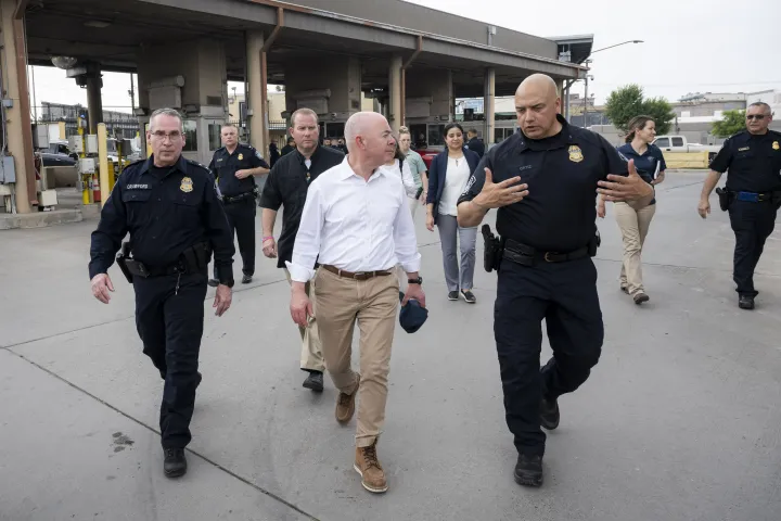 Image: DHS Secretary Alejandro Mayorkas Travels to Brownsville, Texas  (235)