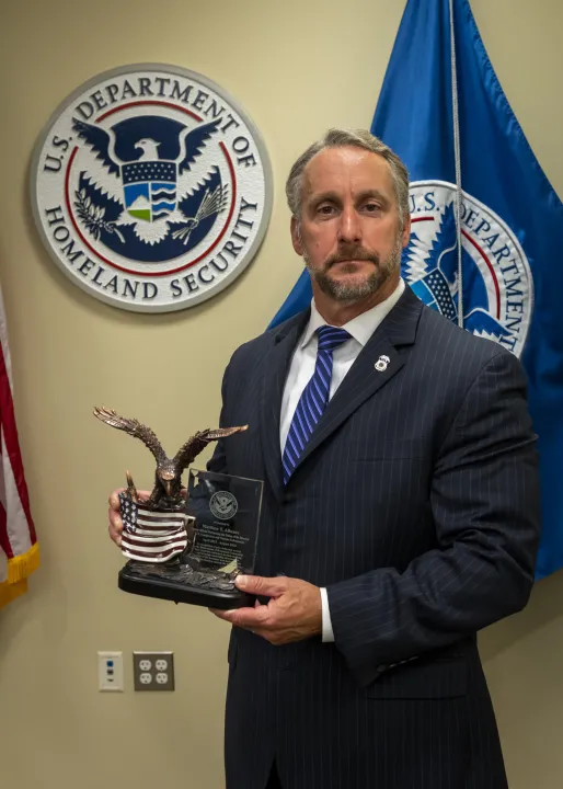 Image: Acting Secretary Wolf Awards Departing ICE Director (1)