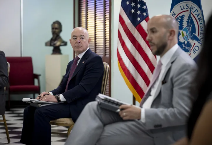 Image: DHS Secretary Alejandro Mayorkas Meets with Cuban-American Community Leaders (14)