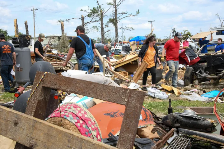 Image: Acting Secretary Wolf Tours Mississippi Tornado Aftermath (4)