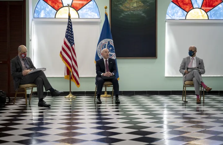 Image: DHS Secretary Alejandro Mayorkas Meets with Cuban-American Community Leaders (9)
