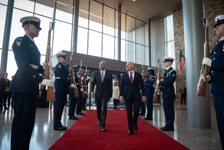 Image: DHS Secretary Jeh Johnson Portrait Unveiling (030)