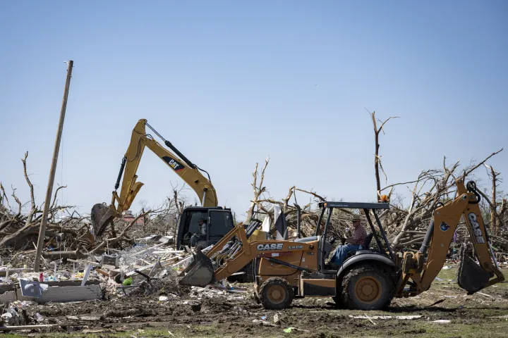 Image: DHS Secretary Alejandro Mayorkas Visits Rolling Fork, Mississippi  (090)