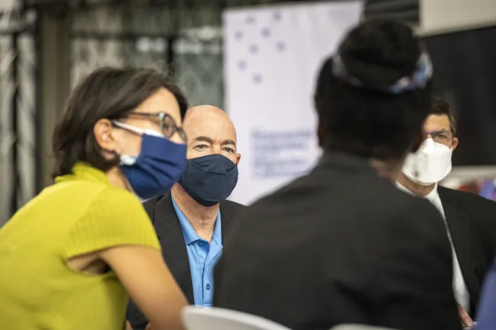 Image: DHS Secretary Alejandro Mayorkas Cuts Ribbon at Migration Center (28)