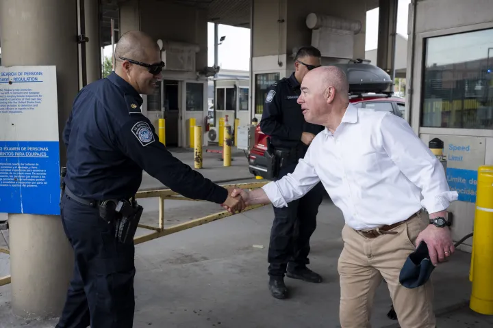 Image: DHS Secretary Alejandro Mayorkas Travels to Brownsville, Texas  (232)