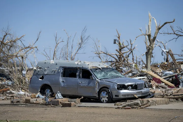 Image: DHS Secretary Alejandro Mayorkas Visits Rolling Fork, Mississippi  (092)