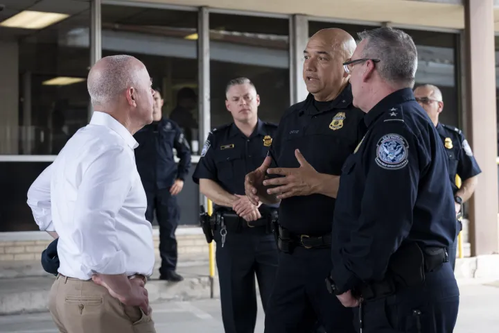 Image: DHS Secretary Alejandro Mayorkas Travels to Brownsville, Texas  (224)