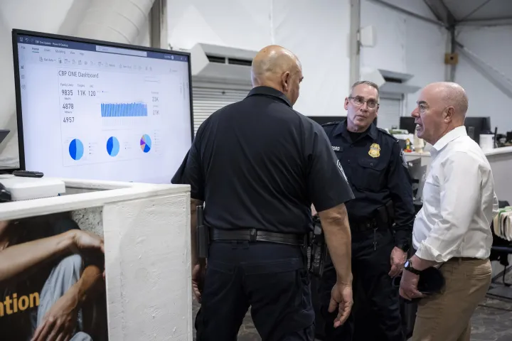 Image: DHS Secretary Alejandro Mayorkas Travels to Brownsville, Texas  (249)