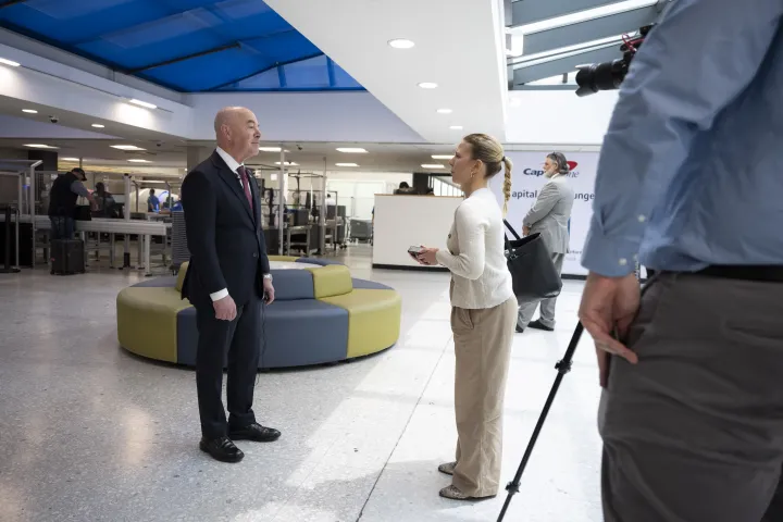 Image: DHS Secretary Alejandro Mayorkas Visits Washington Dulles International Airport (038)