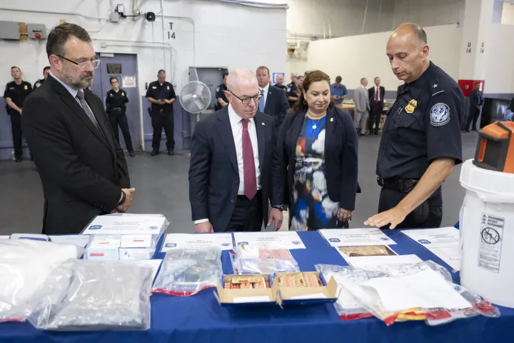 Image: DHS Secretary Alejandro Mayorkas Tours the CBP IMF at JFK (059)