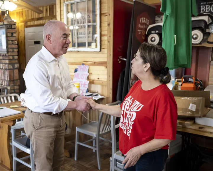 Image: DHS Secretary Alejandro Mayorkas Visits Brownsville, Texas  (109)