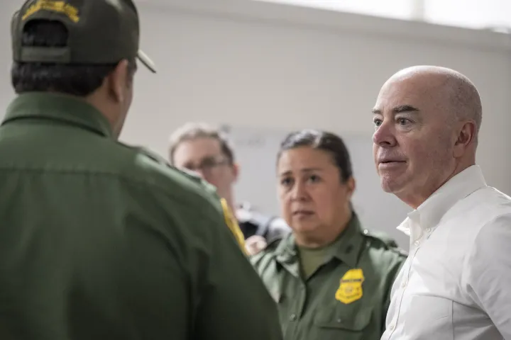 Image: DHS Secretary Alejandro Mayorkas Visits the Donna Processing Center (048)