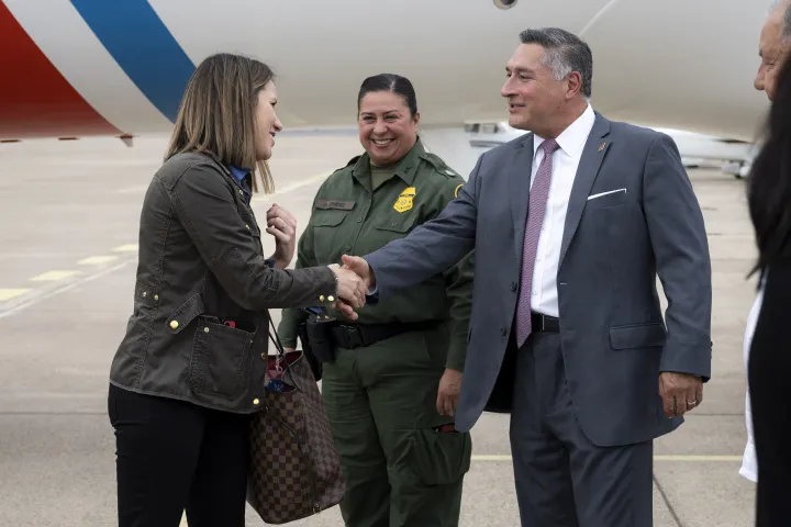 Image: DHS Secretary Alejandro Mayorkas Travels to McAllen, Texas  (056)