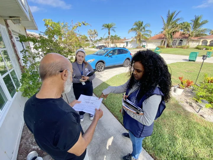 Image: FEMA Canvasses Neighborhood After Hurricane Ian (2)