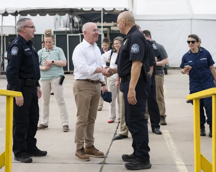 Image: DHS Secretary Alejandro Mayorkas Travels to Brownsville, Texas  (257)