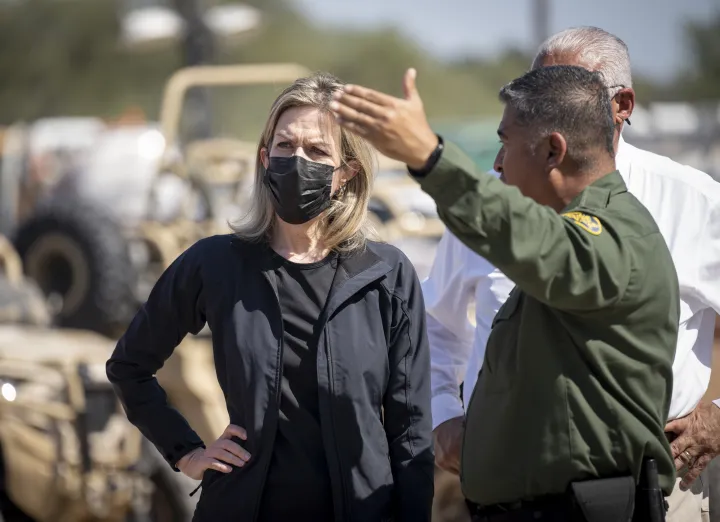 DHS Secretary Alejandro Mayorkas Tours Del Rio International Bridge (18 ...