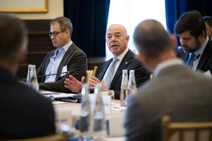 Image: DHS Secretary Alejandro Mayorkas Participates in a U.S. Travel Association CEO Roundtable  (010)