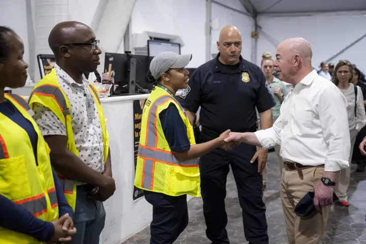 Image: DHS Secretary Alejandro Mayorkas Travels to Brownsville, Texas  (250)