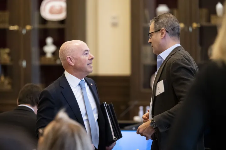 Image: DHS Secretary Alejandro Mayorkas Participates in a U.S. Travel Association CEO Roundtable  (027)