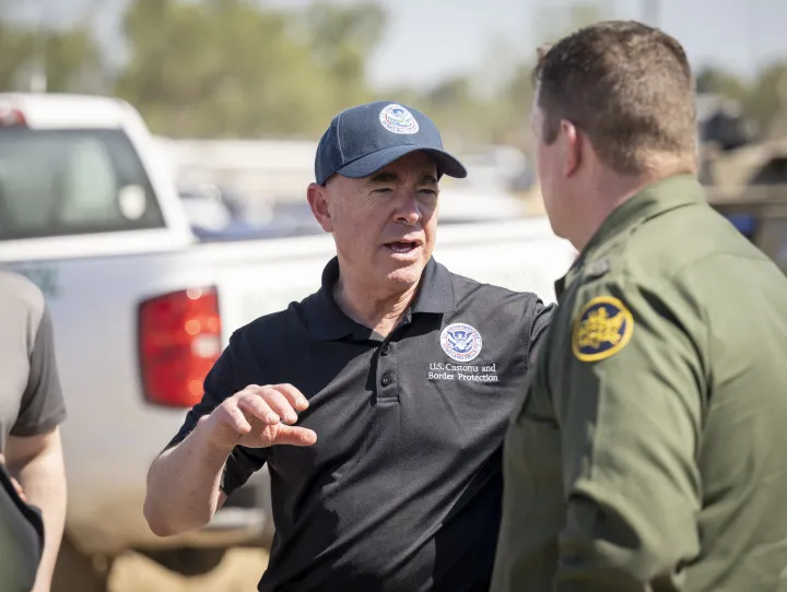 Image: DHS Secretary Alejandro Mayorkas Tours Del Rio International Bridge (12)