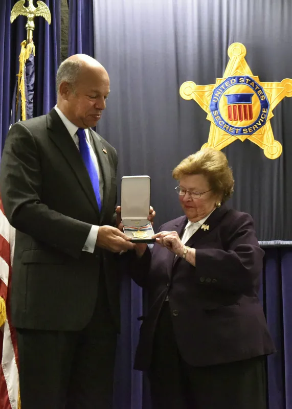 Secretary Johnson Presents Senator Mikulski with the DHS Distinguished Public Service Medal
