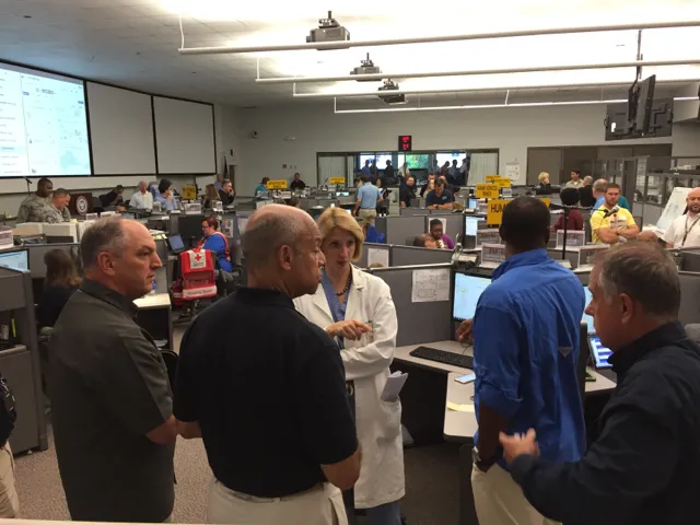 Secretary Johnson meets with Louisiana Emergency Operations Center personnel