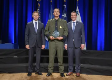 Caption: <p>WASHINGTON (Nov. 6, 2019) Acting Homeland Security Secretary Kevin McAleenan and Acting Deputy DHS Secretary David Pekoski present the Award for Valor to Juan A. Hinojosa at the 2019 Secretary’s Award Ceremony at the Daughters of the American Revolution Constitution Hall. (DHS Photo by Tim D. Godbee/Released)</p>