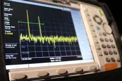 spectrum analyzer showing narrowband radio signals from JamX 17